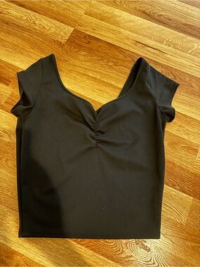 NWOT Under Armour Black Top